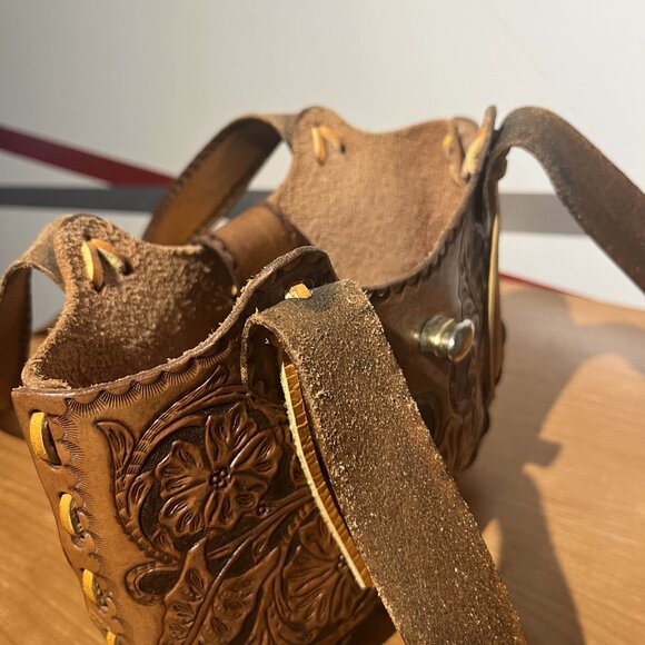 GREAT CONDITION~ Beautifully Handcrafted Leather Shoulder Bag - Picture 6 of 7